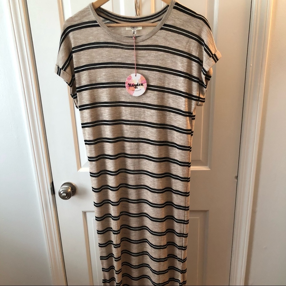 Hayden Los Angeles long dress with crew neck. Short cuffed sleeves. Size M. NWT.